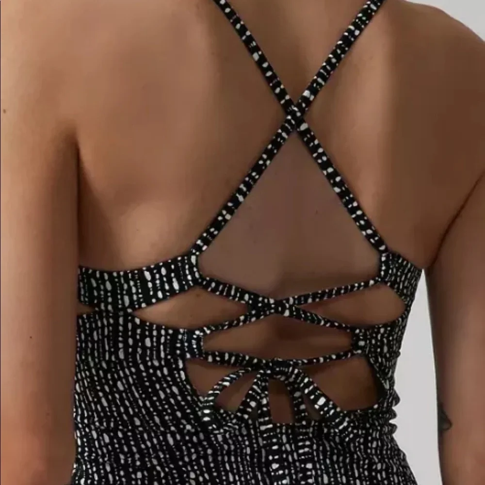 🖤 ATHLETA Triangle Tankini Top A-C // Rice Pearls Black